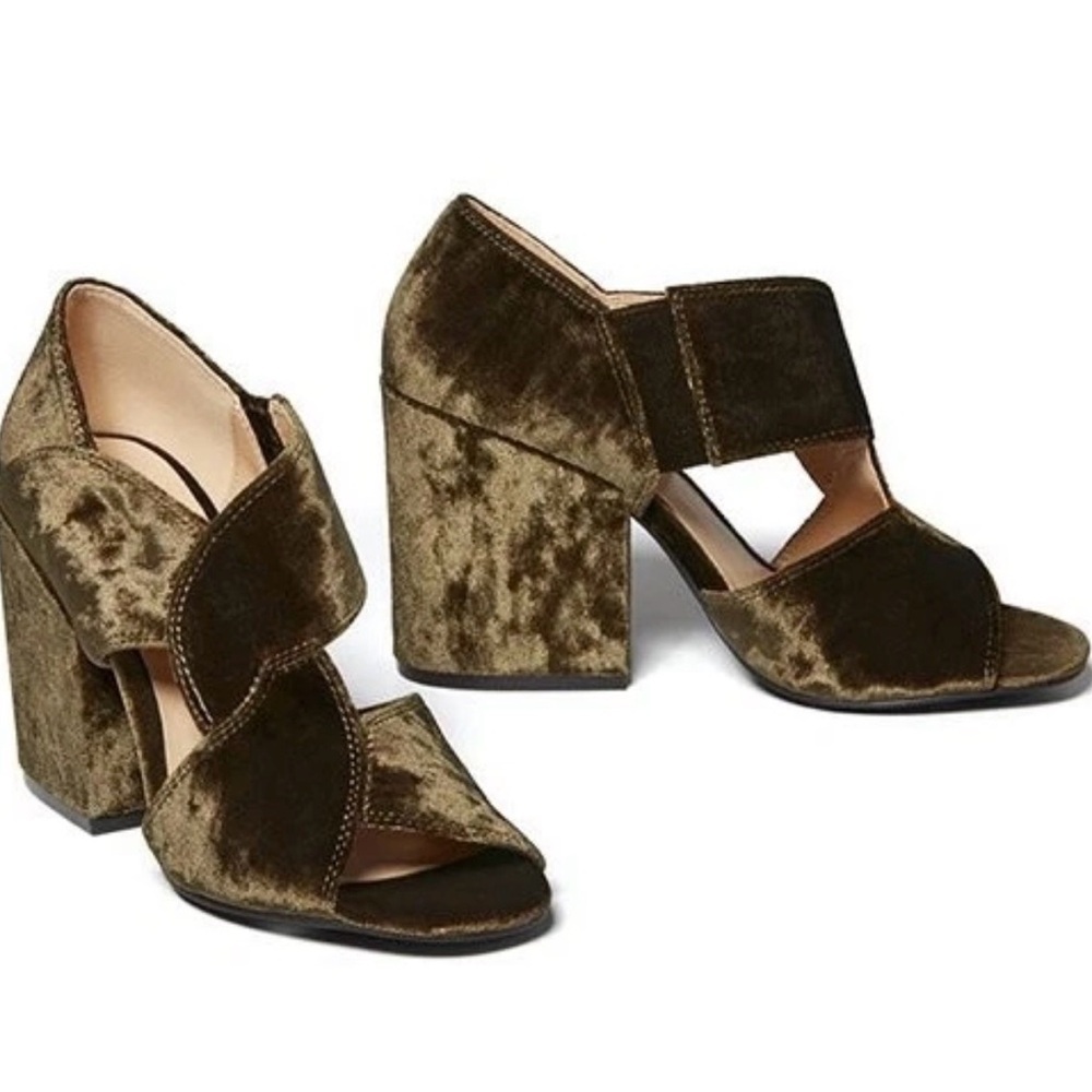 Cabi Interlock Crushed Velvet Block Heel Sandals Shoes Olive Size 6.5 - Picture 2 of 10